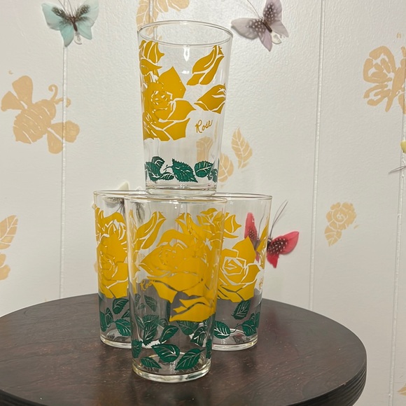 Yellow rose drinking glasses set of 4 vintage